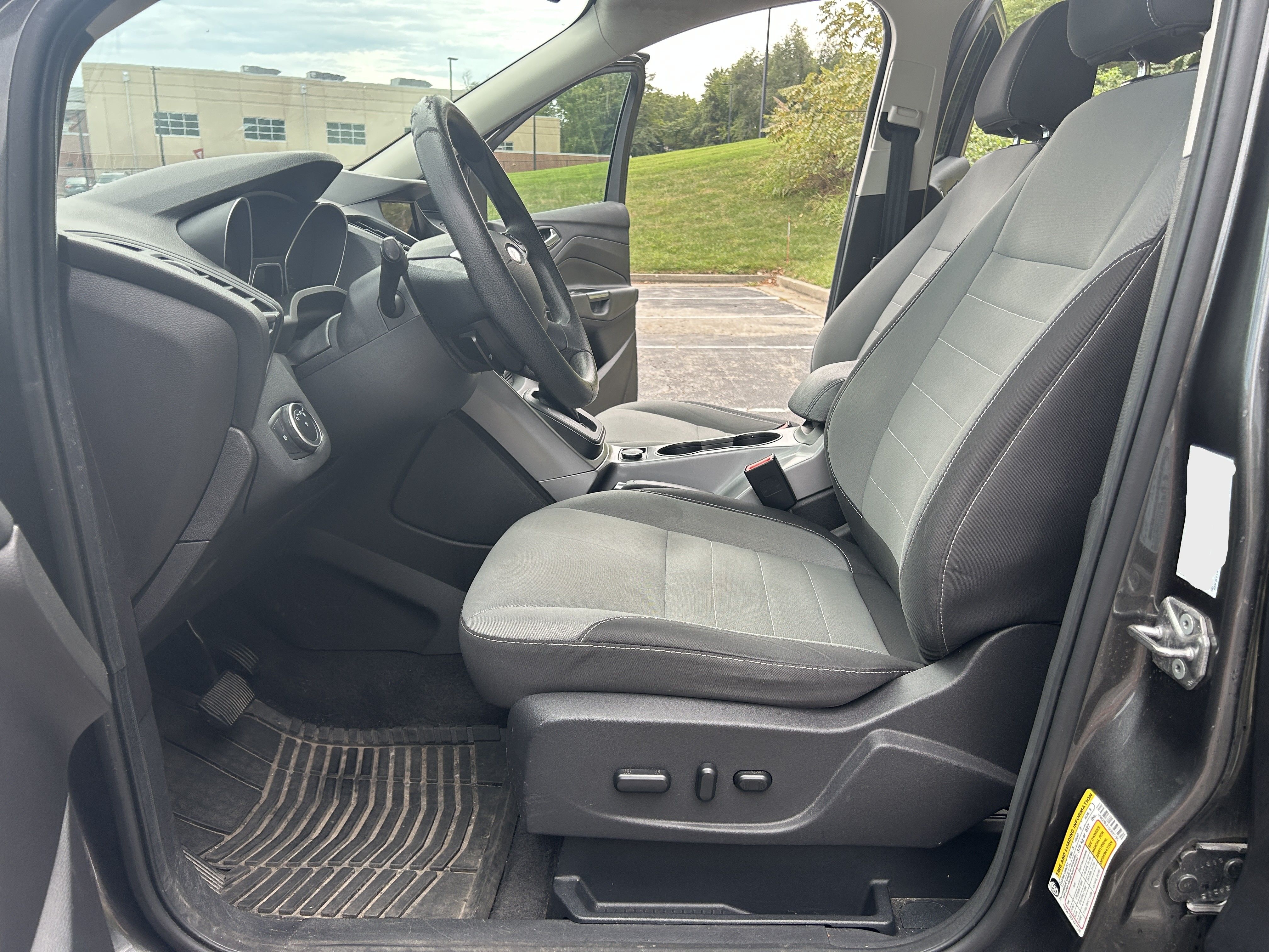 Used 2016 Ford Escape SE w/ Equipment Group 201A AWD/4WD image 24