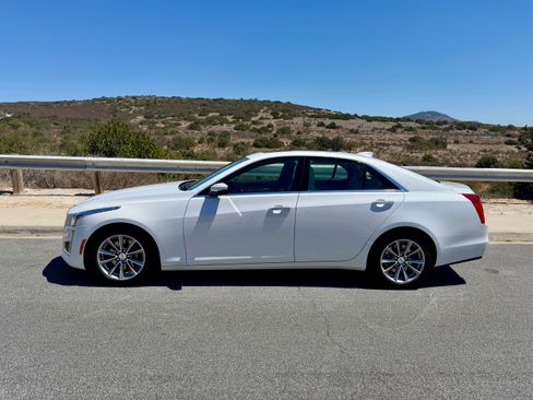 Used 2017 Cadillac CTS Luxury RWD image 2