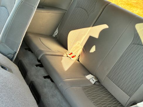 Used 2017 Chevrolet Traverse LS image 9