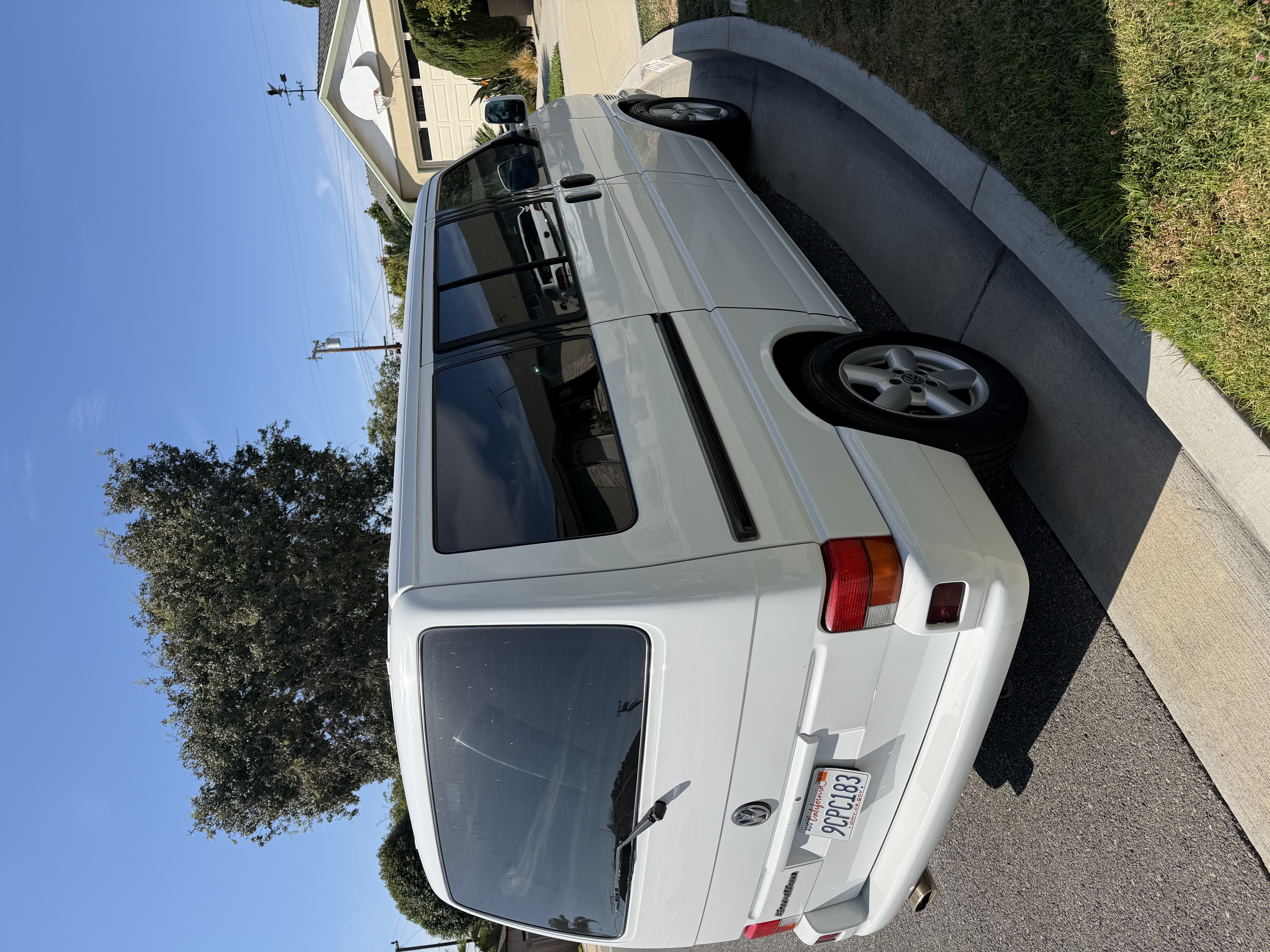 Used 2002 Volkswagen Eurovan GLS FWD image 2