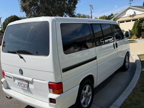 Used 2002 Volkswagen Eurovan GLS FWD image 2