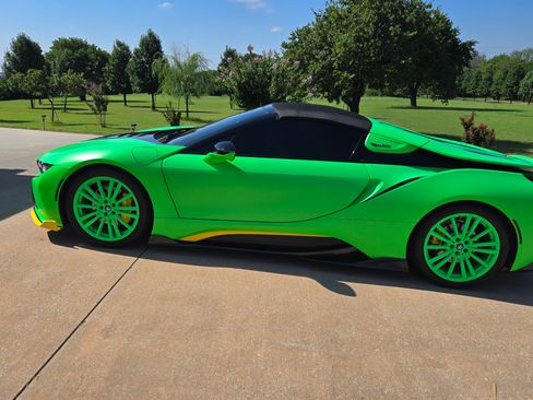 Used 2019 BMW i8 Roadster image 1