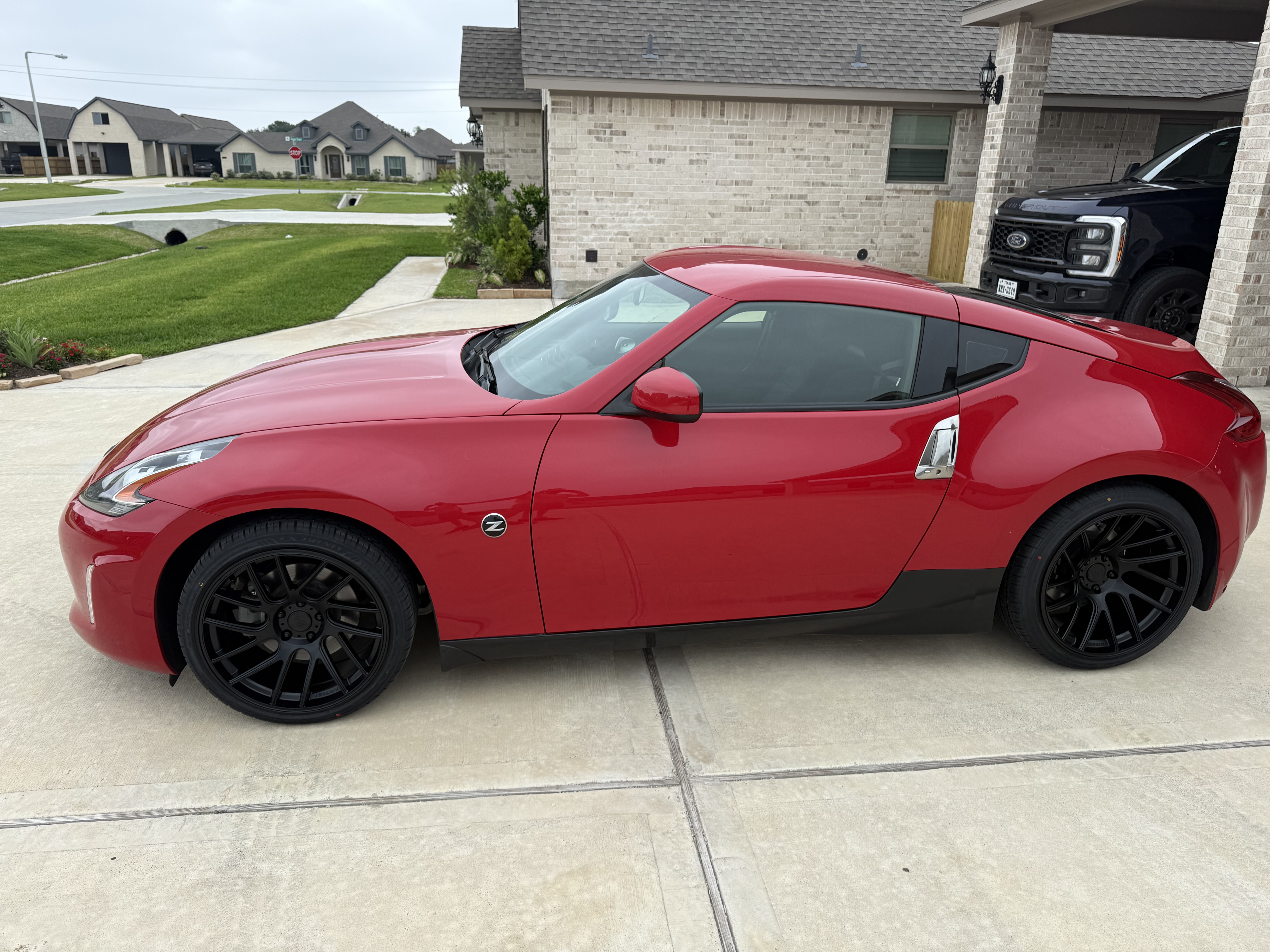 Used 2018 Nissan 370Z Coupe RWD image 8