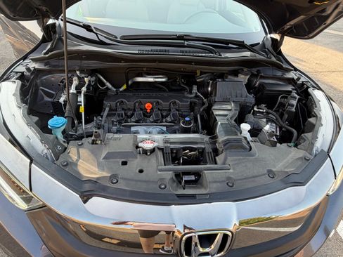 Used 2019 Honda HR-V EX image 2