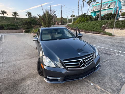 Used 2013 Mercedes-Benz E 350 4MATIC Sedan image 17