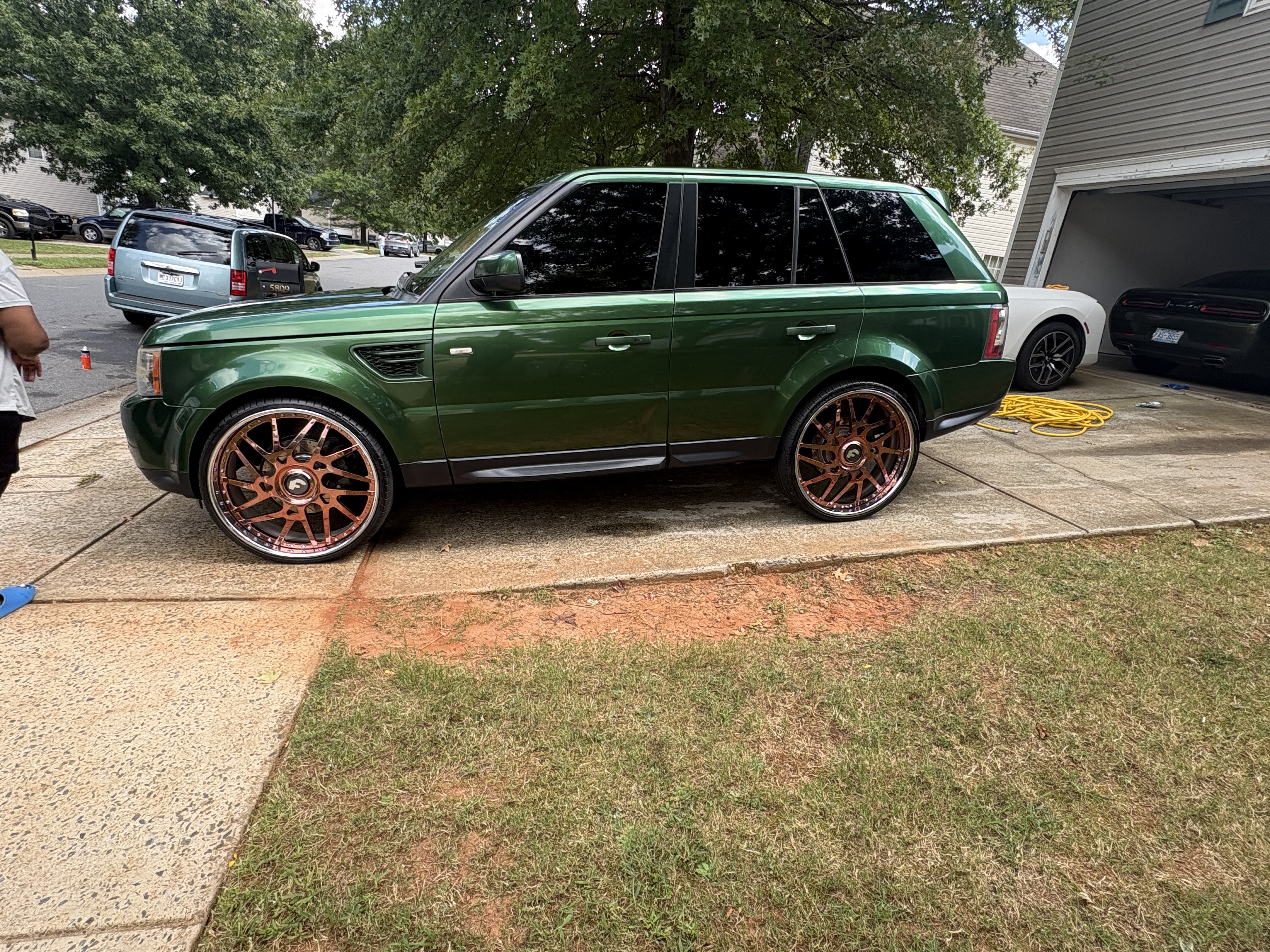 Used 2011 Land Rover Range Rover Sport HSE AWD/4WD image 8