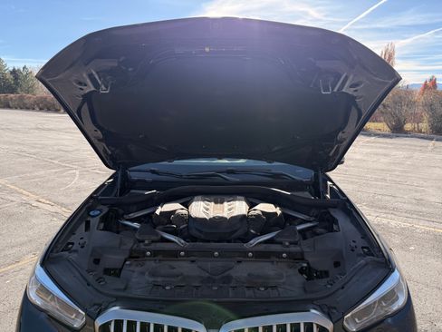 Used 2020 BMW X5 M50i image 29