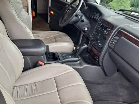 Used 2001 Jeep Grand Cherokee Limited AWD/4WD image 15