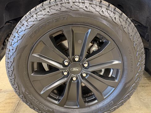 Used 2020 Ford F150 Lariat w/ Equipment Group 502A Luxury AWD/4WD image 11