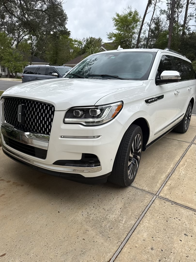 Used 2023 Lincoln Navigator Black Label AWD/4WD image 1