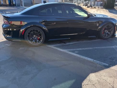Used 2020 Dodge Charger SRT Hellcat w/ Navigation & Travel Group image 9