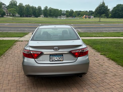 Used 2017 Toyota Camry XSE FWD image 6