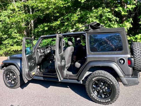 Used 2022 Jeep Wrangler Unlimited Sport AWD/4WD image 13