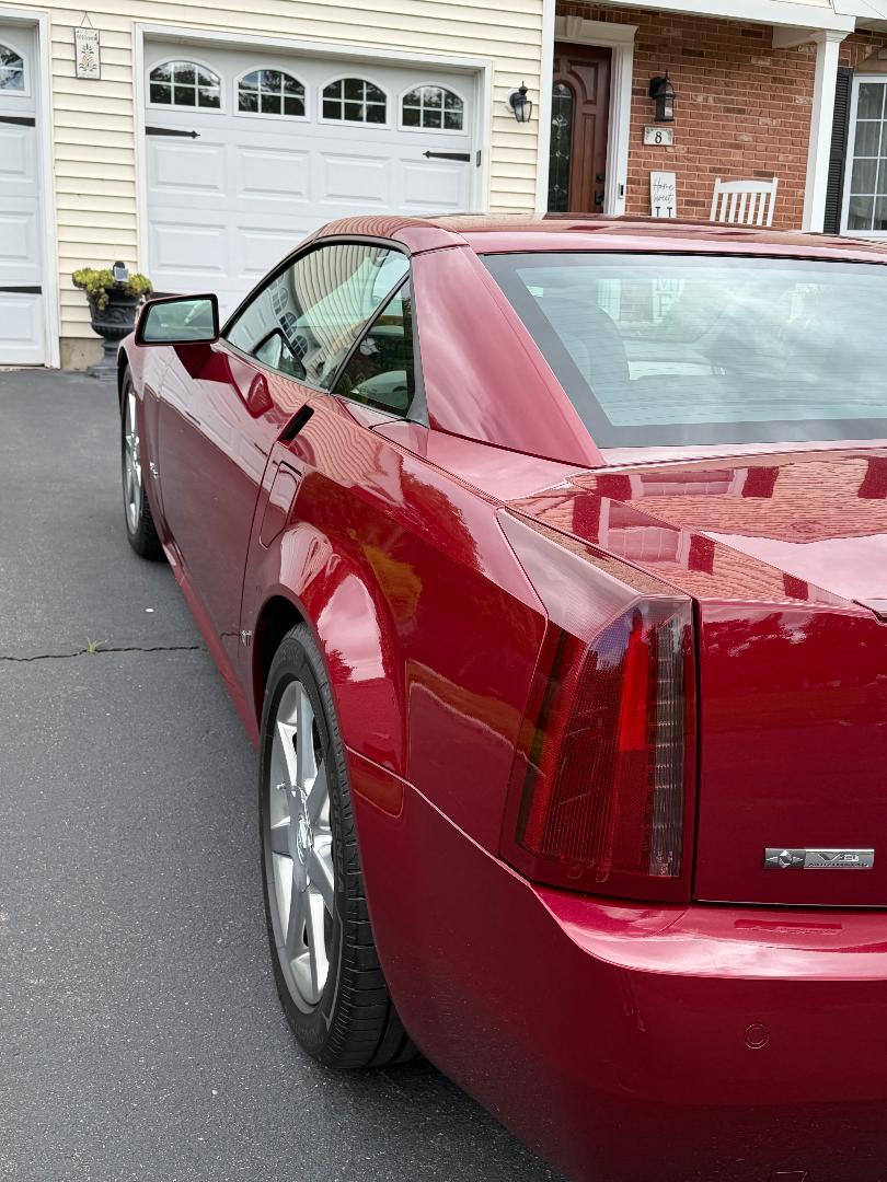 Used 2006 Cadillac XLR RWD image 10