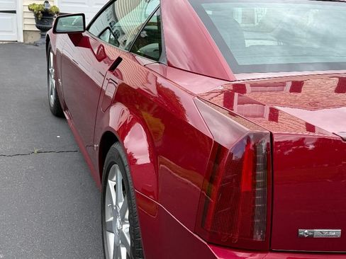 Used 2006 Cadillac XLR RWD image 10