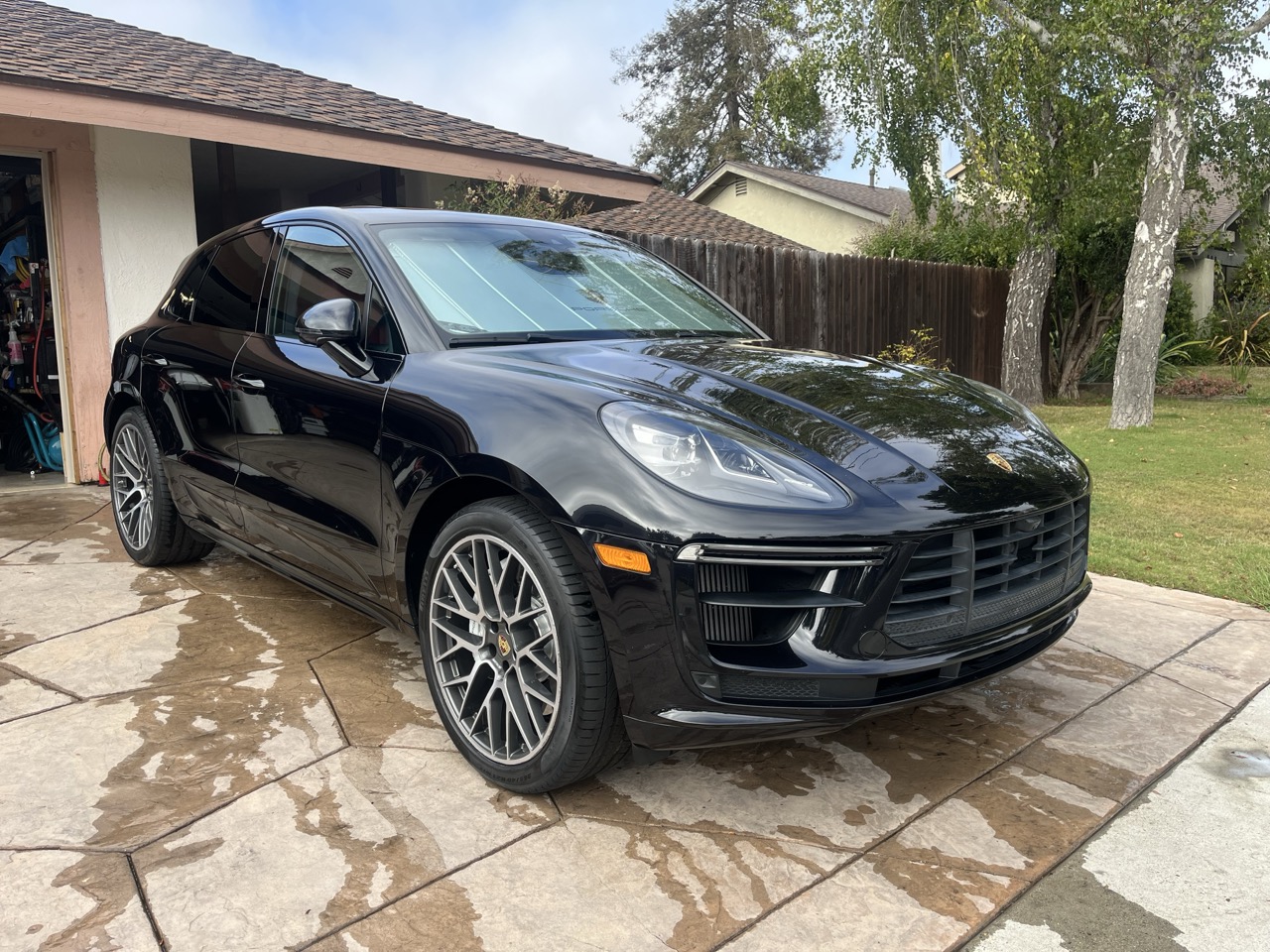 Used 2020 Porsche Macan Turbo AWD/4WD image 1