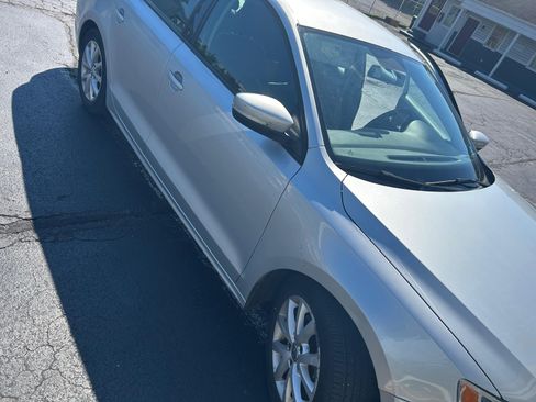 Used 2012 Volkswagen Jetta SE FWD image 4