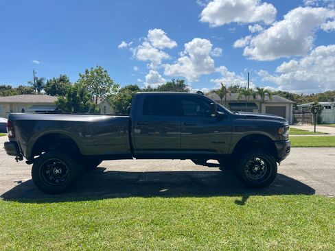 Used 2022 RAM 3500 Big Horn w/ Night Edition AWD/4WD image 2