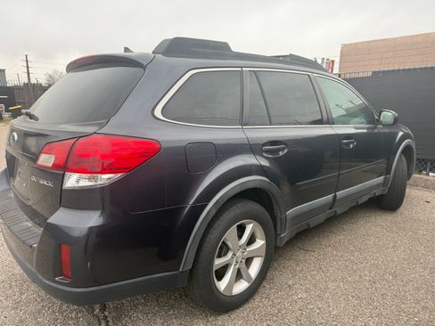Used 2013 Subaru Outback 2.5i Limited image 1
