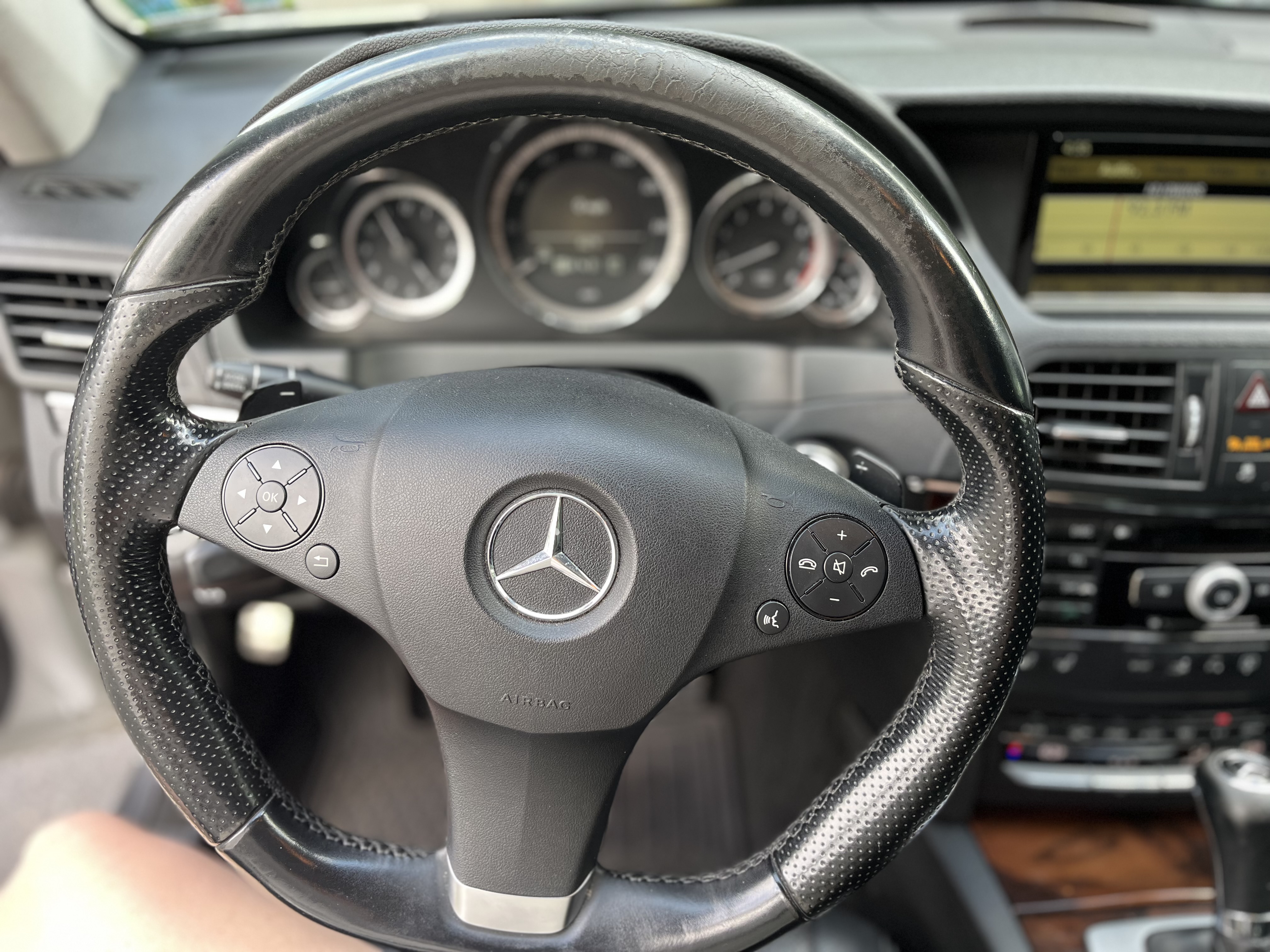 Used 2010 Mercedes-Benz E 550 Coupe image 8