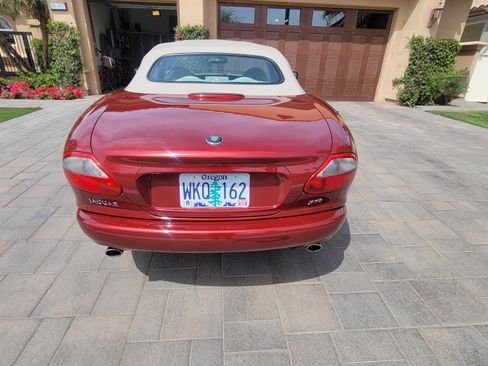 Used 1998 Jaguar XK8 Convertible image 15