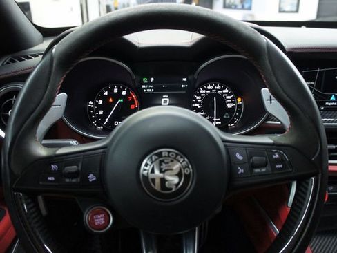 Used 2018 Alfa Romeo Stelvio Quadrifoglio image 24