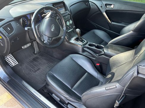 Used 2014 Hyundai Genesis 3.8 RWD image 13