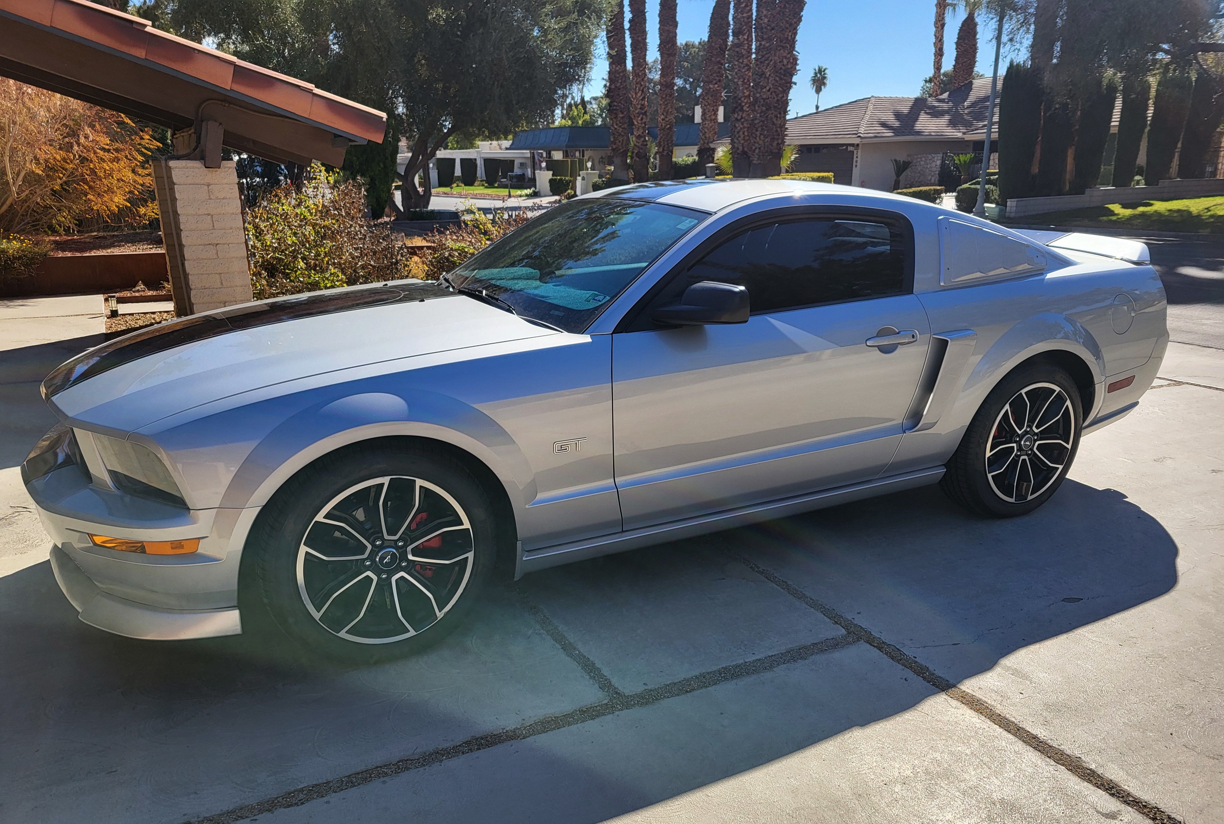 Used 2005 Ford Mustang GT Premium RWD image 5