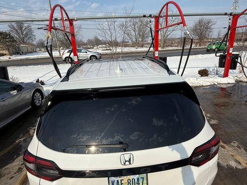 Used 2023 Honda Pilot Elite image 12