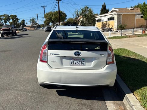 Used 2015 Toyota Prius Two FWD image 5
