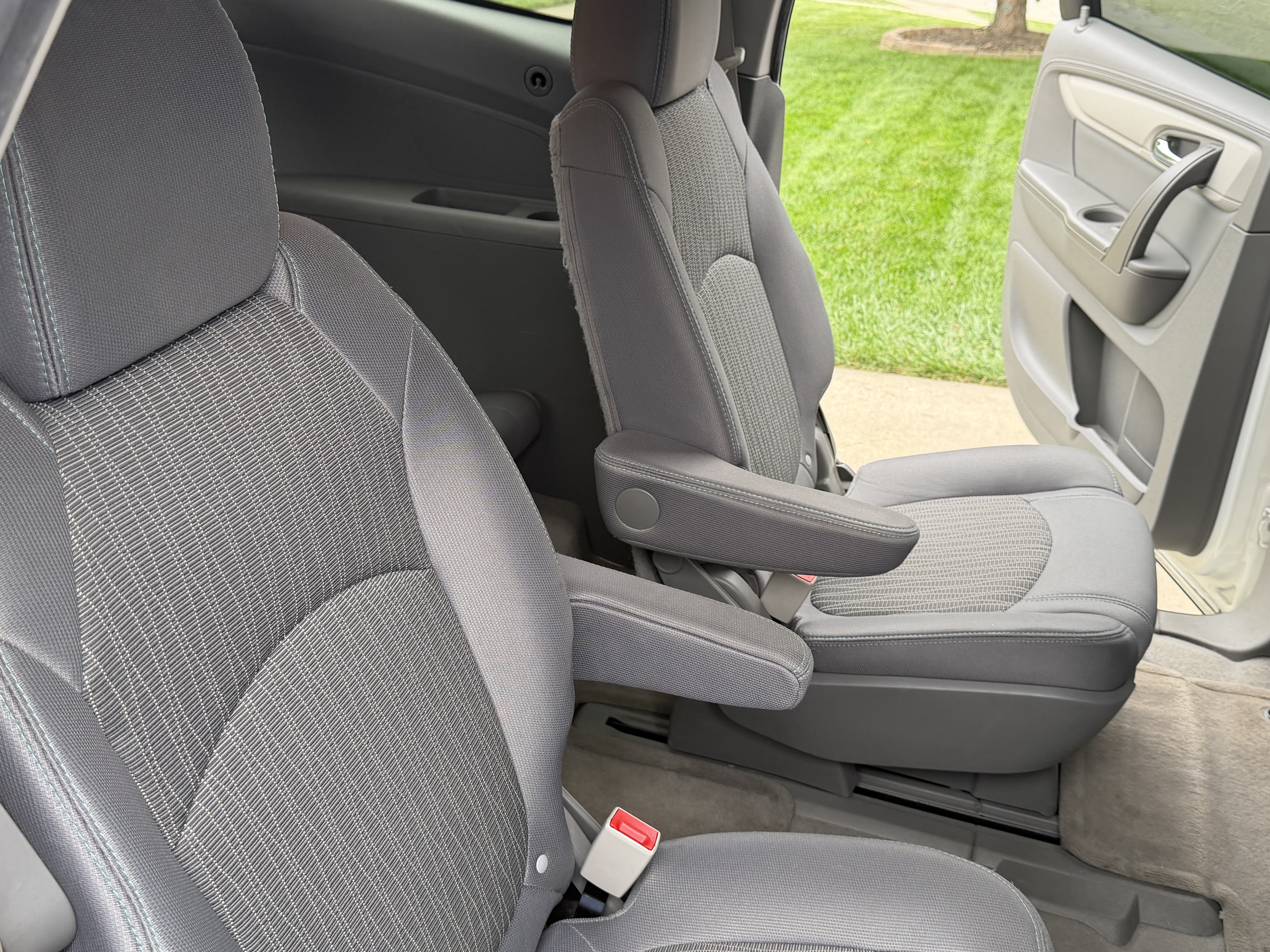 Used 2015 Chevrolet Traverse LT w/ Style and Technology Package FWD image 19