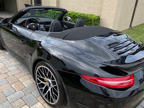 Used 2016 Porsche 911 Turbo S image 9