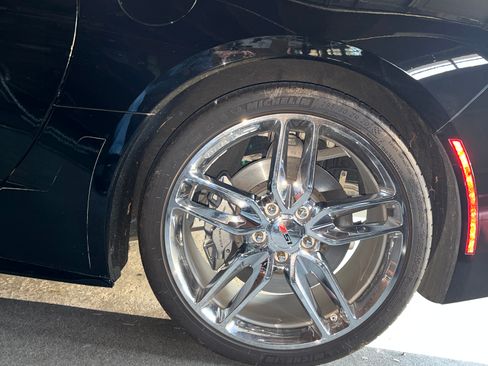 Used 2014 Chevrolet Corvette Stingray Coupe w/ 2LT Preferred Equipment Group image 2