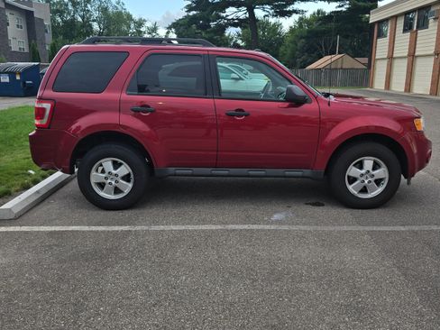 Used 2012 Ford Escape XLT image 5