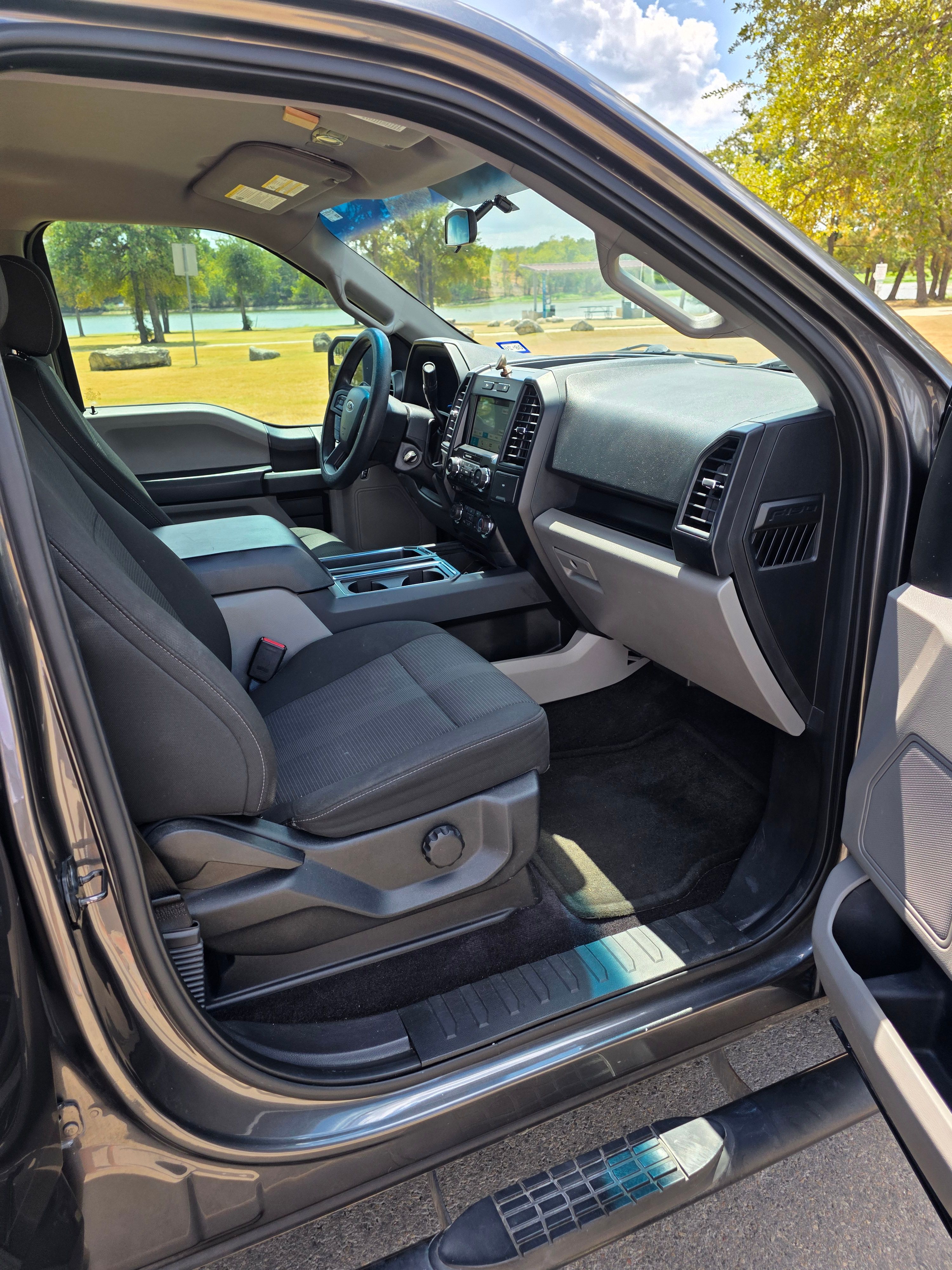 Used 2017 Ford F150 XL w/ Equipment Group 101A Mid RWD image 5