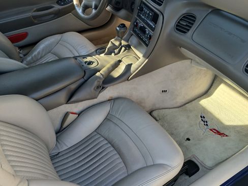 Used 2004 Chevrolet Corvette Convertible w/ Preferred Equipment Group image 13