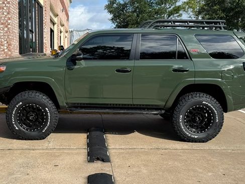 Used 2022 Toyota 4Runner TRD Off-Road Premium AWD/4WD image 4
