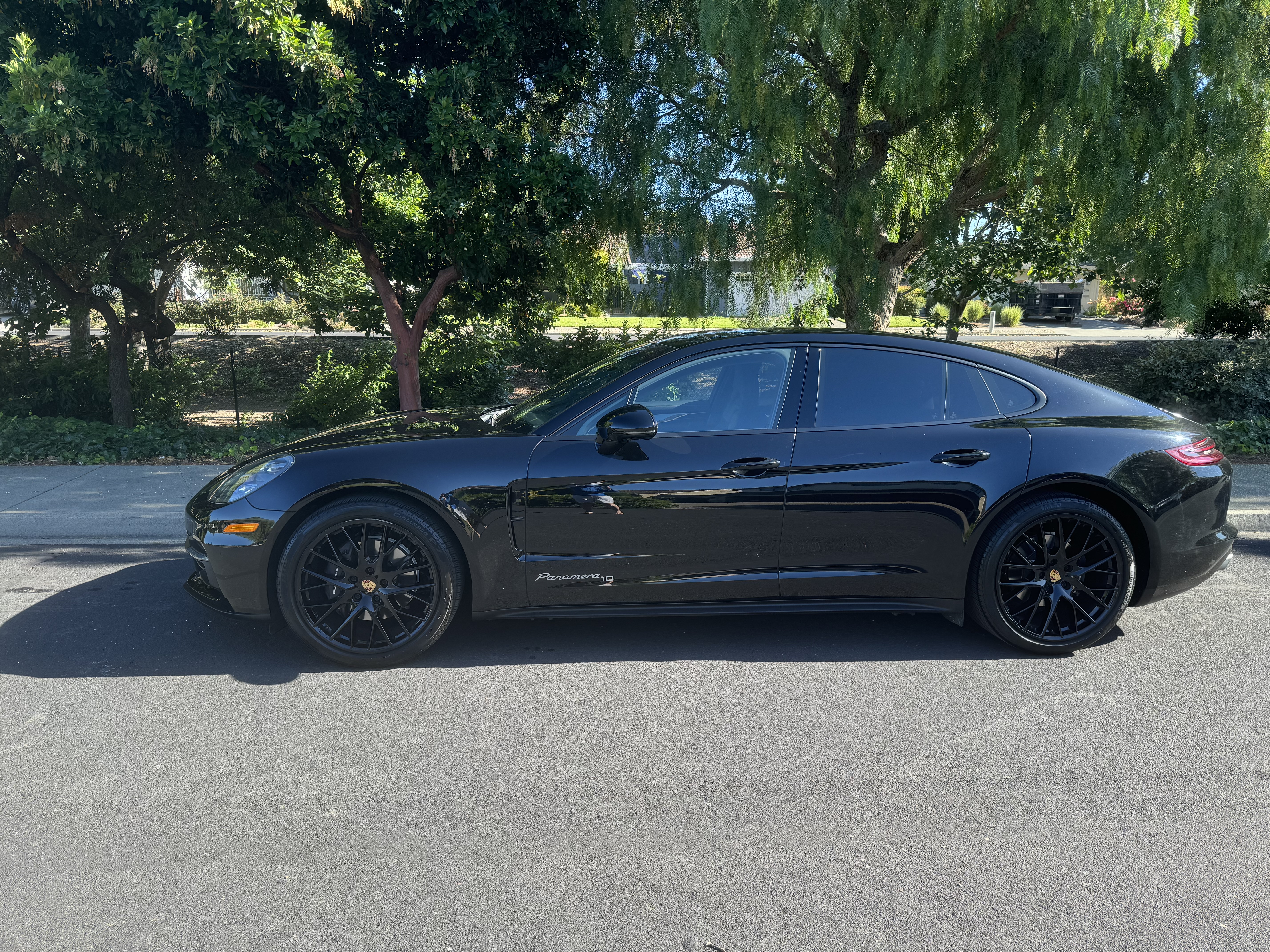 Used 2020 Porsche Panamera AWD/4WD image 4