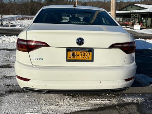 Used 2019 Volkswagen Jetta R-Line image 6