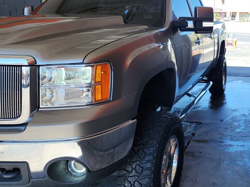 Used 2007 GMC Sierra 1500 SLT w/ SLE/SLT Trailering Package image 4