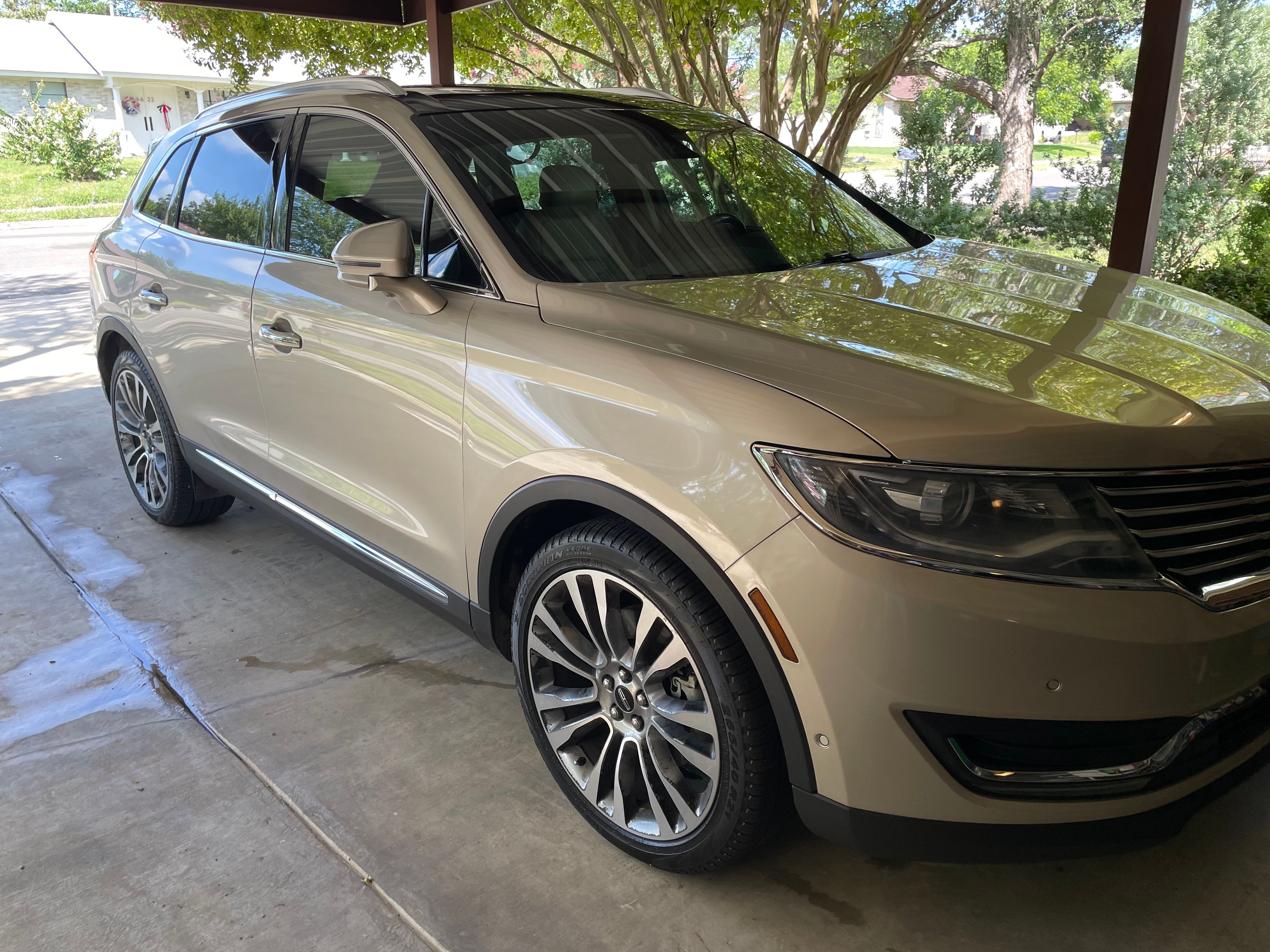 Used 2017 Lincoln MKX Reserve FWD image 18