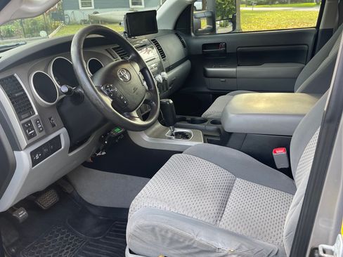 Used 2010 Toyota Tundra 4x4 CrewMax w/ TRD Off-Road Pkg image 12