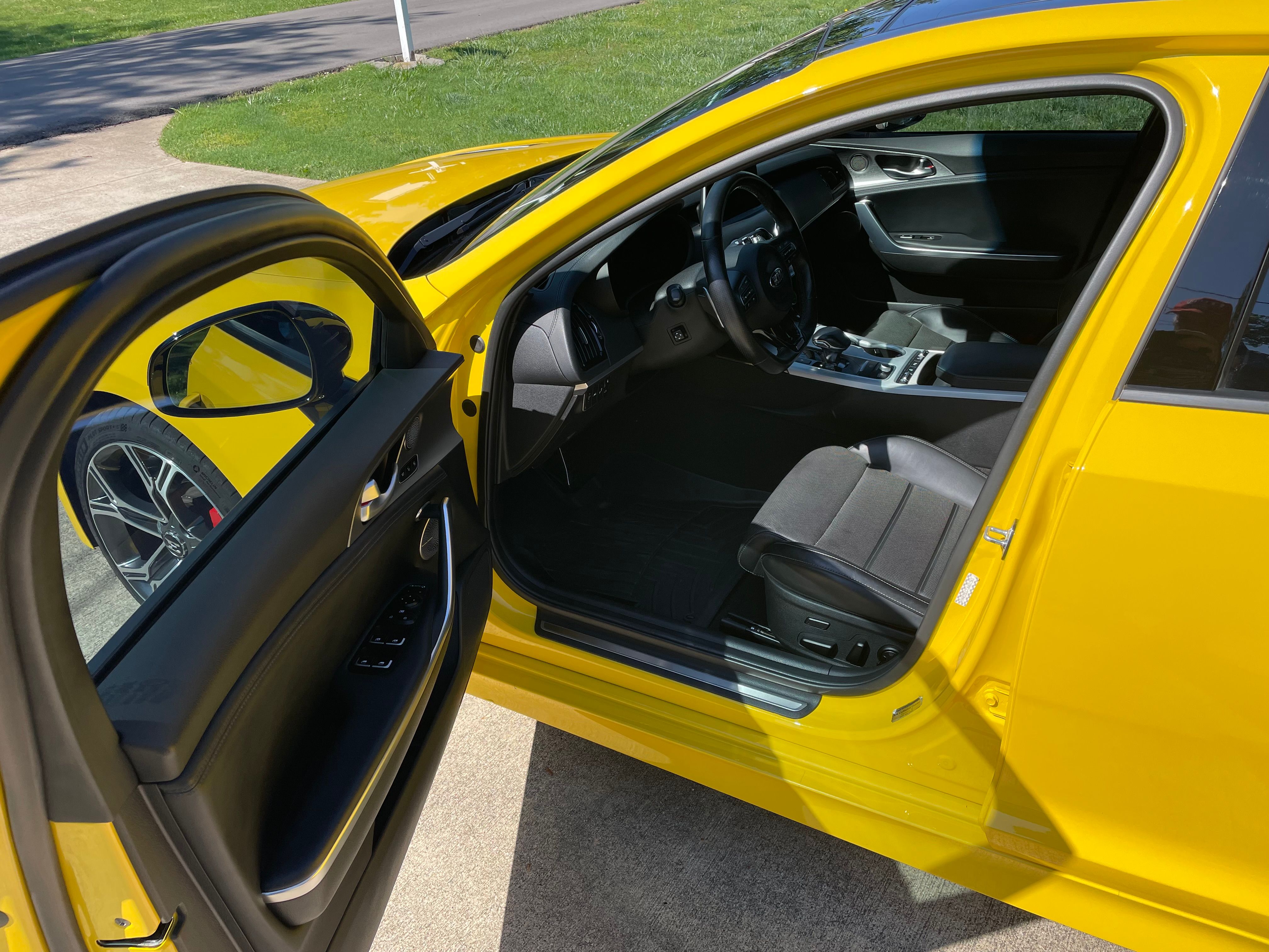 Used 2018 Kia Stinger GT2 AWD/4WD image 10