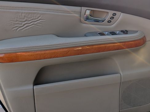 Used 2004 Lexus RX 330 image 12