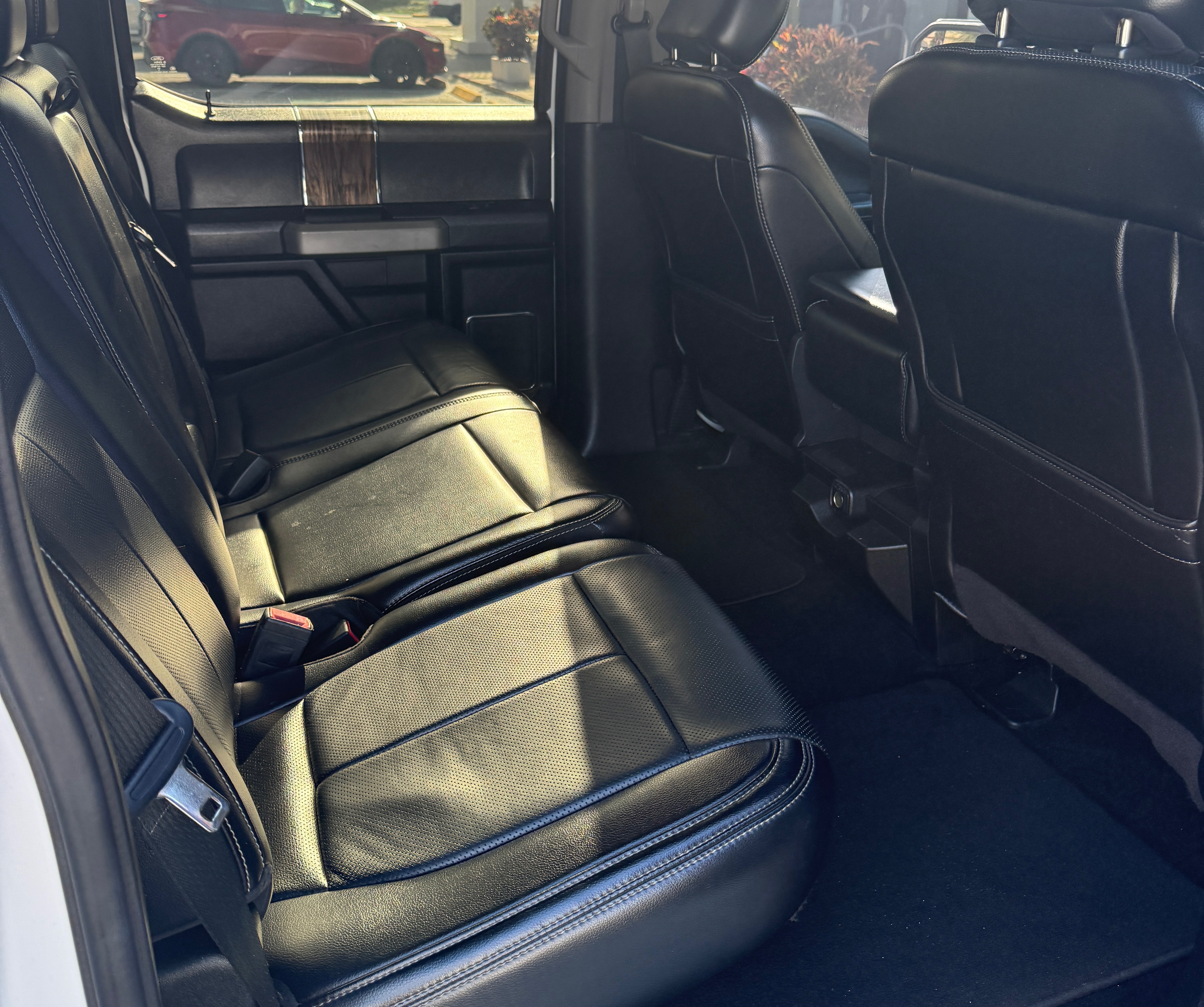 Used 2018 Ford F150 Lariat w/ Trailer Tow Package RWD image 16