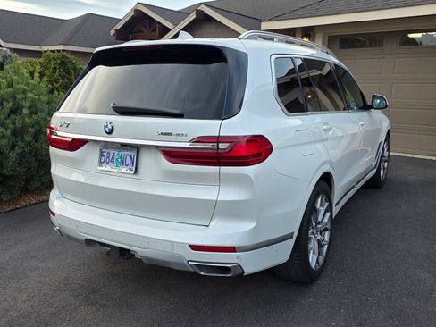 Used 2021 BMW X7 xDrive40i w/ Premium Package image 8