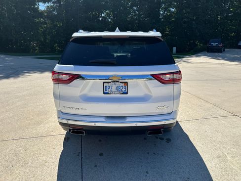 Used 2021 Chevrolet Traverse High Country w/ LPO, Floor Liner Package AWD/4WD image 5