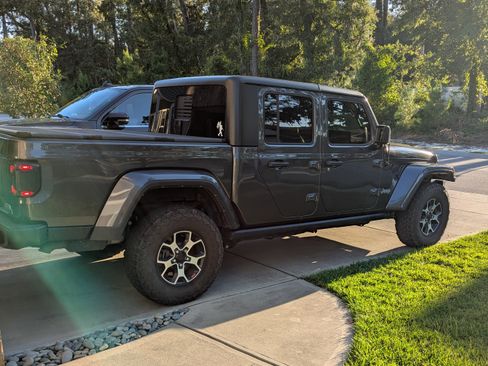 Used 2021 Jeep Gladiator Overland image 5