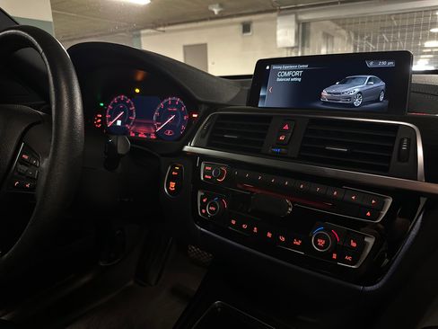 Used 2018 BMW 330i Gran Turismo xDrive image 18