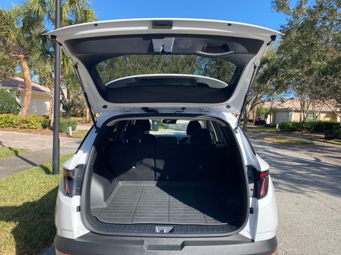 Used 2022 Hyundai Tucson Blue image 9